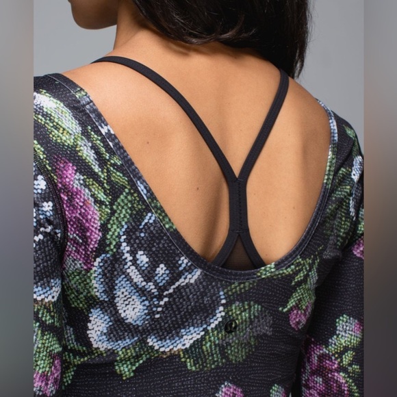 LULULEMON - Scoop Back Long Sleeve
Garden Party Smooth Silver Multi Size 8 - Picture 7 of 8